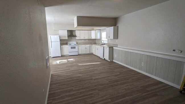 property at 3967 Hayesville Dr NE