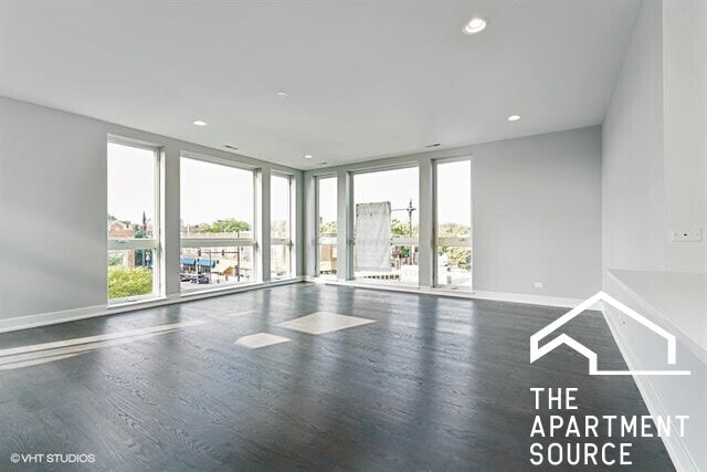 3620 W Irving Park Rd, Unit 2F in Chicago, IL - Building Photo - Building Photo