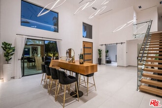 25879 Chalmers Pl in Calabasas, CA - Building Photo - Building Photo