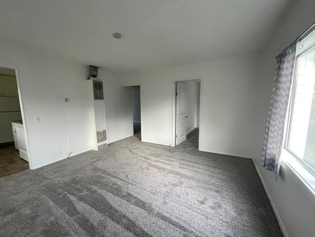 941 1st W in Sutherlin, OR - Building Photo - Building Photo