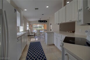 7622 Novara Ct in Naples, FL - Building Photo