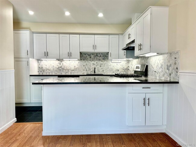 2 Heritage Dr in New City, NY - Building Photo - Building Photo