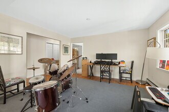 53 Prince St, Unit 2 in Hastings On Hudson, NY - Foto de edificio - Building Photo