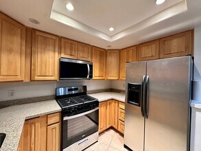 977 Santa Cruz Way in Rohnert Park, CA - Building Photo - Building Photo