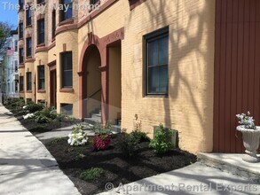102 Willow St, Unit #2 in Cambridge, MA - Foto de edificio - Building Photo