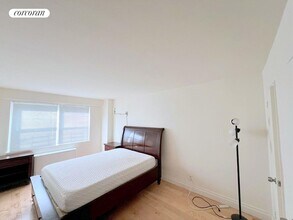 211 E 53rd St in New York, NY - Building Photo - Building Photo