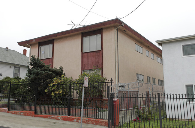 3542 Custer St in Oakland, CA - Foto de edificio - Building Photo