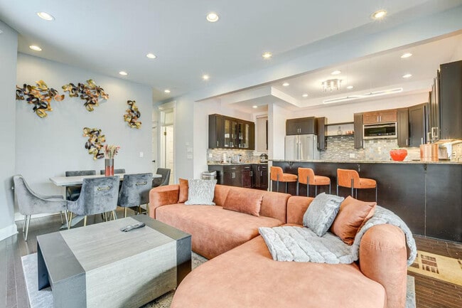 property at 2033 W Washington Blvd