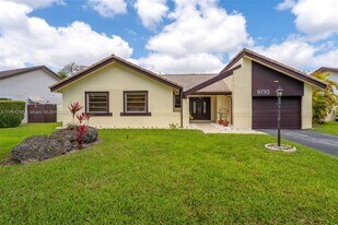 9130 SW 101st Ave in Miami, FL - Building Photo