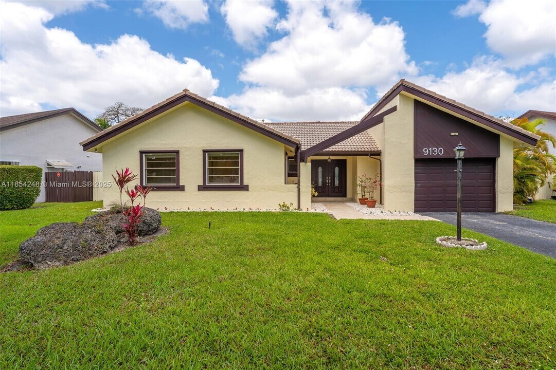 9130 SW 101st Ave in Miami, FL - Building Photo