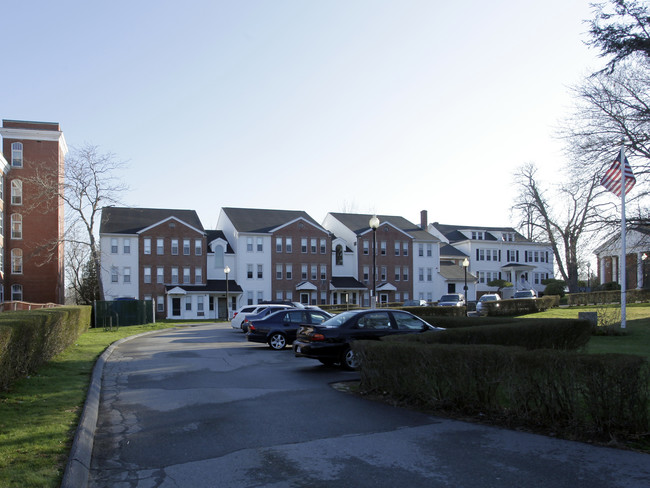 Lafeyette Place Apartments in Fall River, MA - Building Photo - Building Photo