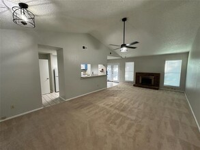 3802 Glengate Dr in Arlington, TX - Building Photo - Building Photo