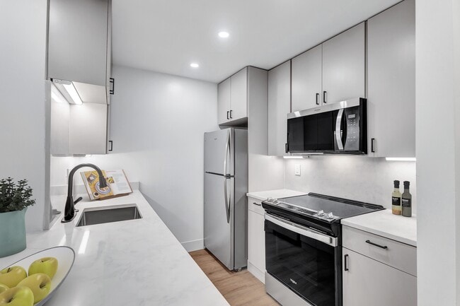 Rosslyn Heights in Arlington, VA - Building Photo - Building Photo