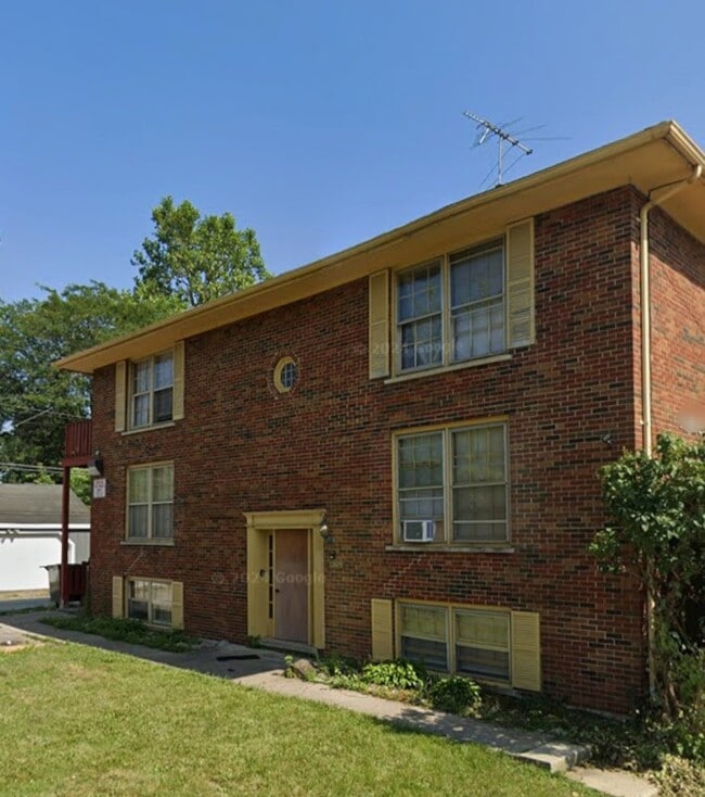 13825 S Stewart Ave, Unit 3 in Riverdale, IL - Foto de edificio - Building Photo