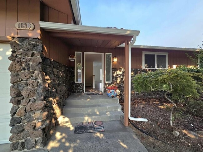 property at 1636 Tanda Ln