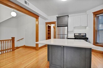 1826 W Patterson Ave in Chicago, IL - Building Photo - Building Photo
