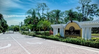 5701 Bentgrass Dr, Unit 18-206 in Sarasota, FL - Building Photo