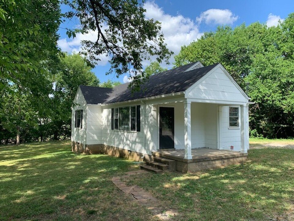 2036 Overhill Dr in Nashville, TN - Building Photo