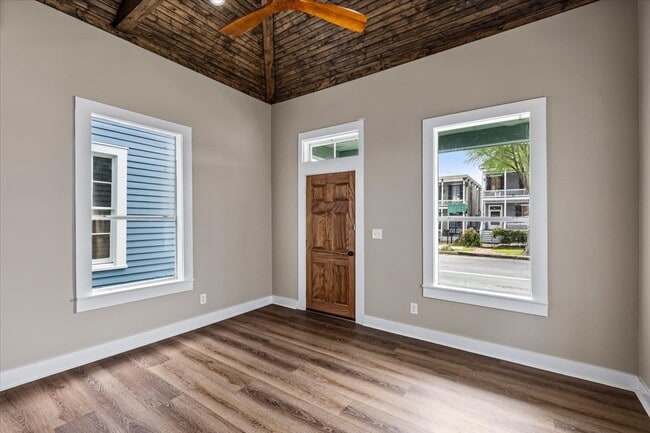 property at 1724 Winnie St