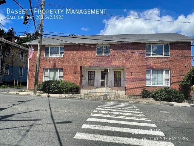 214 Main St-Unit -2W in Plymouth, CT - Building Photo - Building Photo