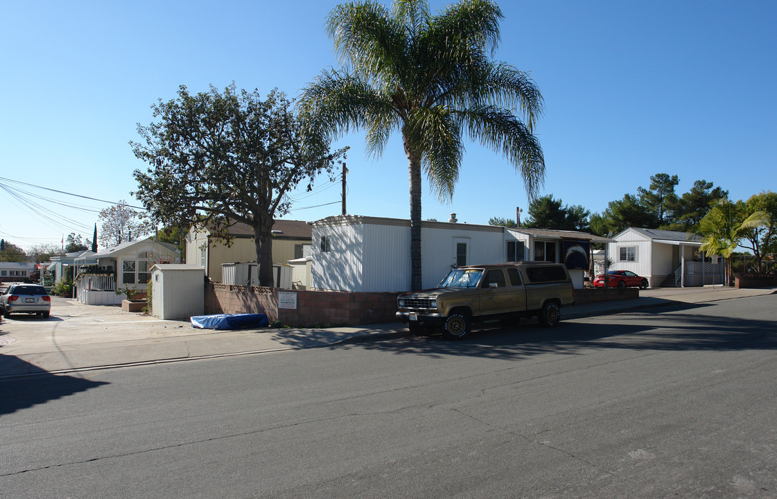 Lake Murray Mobile Home Park in La Mesa, CA - Building Photo