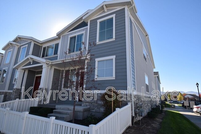 14893 S Thunder Horse Ln in Bluffdale, UT - Building Photo - Building Photo