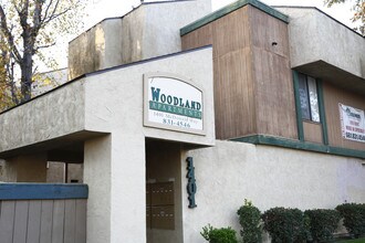 Woodland East Apartments in Bakersfield, CA - Foto de edificio - Building Photo