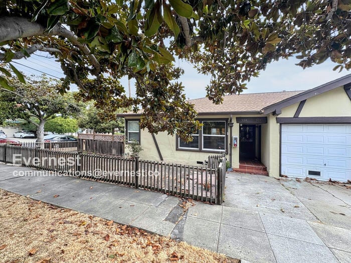924 Allerton St in Redwood City, CA - Building Photo