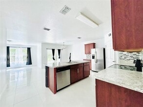 518 SW Natalie Terrace in Port St. Lucie, FL - Building Photo - Building Photo