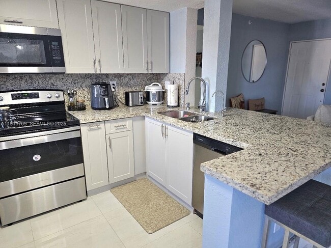 property at 21 E 3rd St