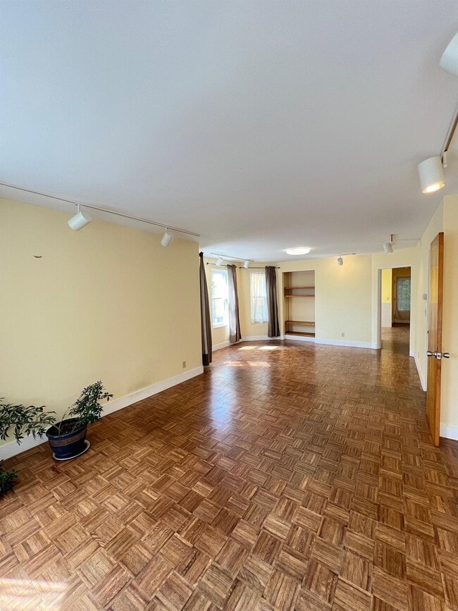 10 Packard Ave, Unit 1 in Somerville, MA - Foto de edificio - Building Photo