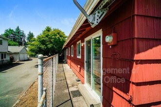 1311 SE 130th Ave in Portland, OR - Building Photo - Building Photo