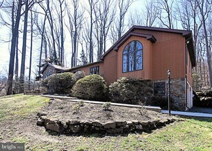 306 Cedar Hill Rd in Birdsboro, PA - Building Photo - Building Photo