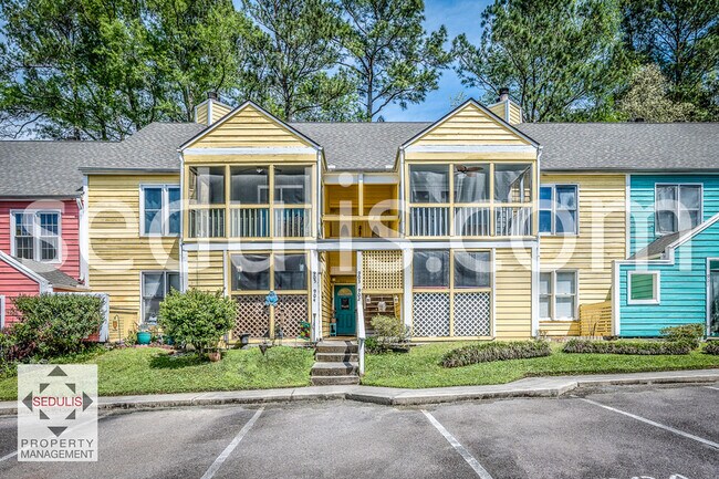 property at 903 Peacock Pl