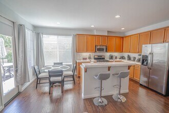 27505 N Weeping Willow Dr in Santa Clarita, CA - Building Photo - Building Photo