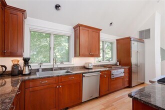 72 Ledge Rd in Jamestown, RI - Building Photo - Building Photo