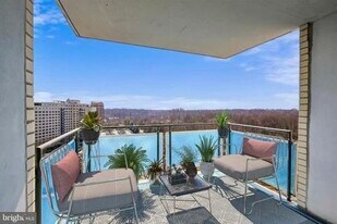 10500 Rockville Pike, Unit 1321 in Rockville, MD - Building Photo