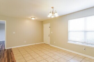 21898 Eastern Valley Rd in Mc Calla, AL - Building Photo - Building Photo