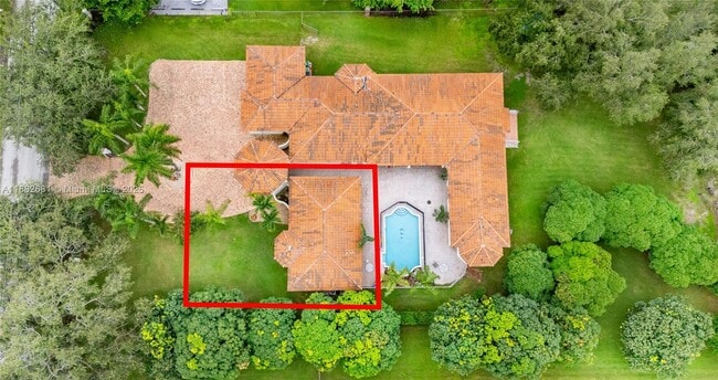 9981 SW 70th St in Miami, FL - Building Photo - Building Photo