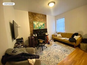 326 W 47th St in New York, NY - Building Photo - Building Photo