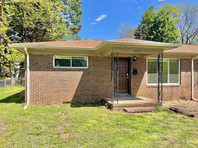 5435 Lantana Ave in Charlotte, NC - Building Photo - Building Photo