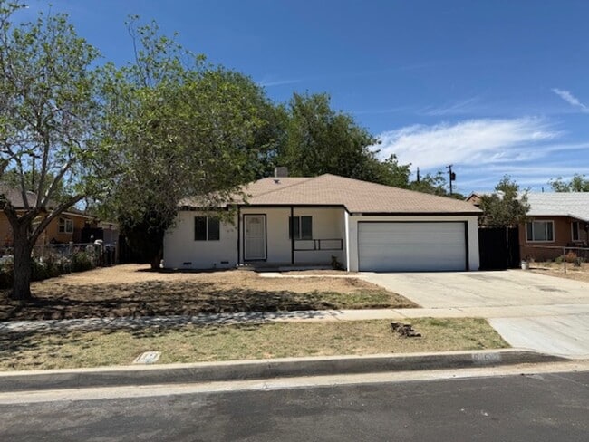 property at 38627 Glenbush Ave