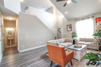 5954 Heron Dr in Buda, TX - Building Photo - Building Photo