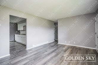 210 S Keystone Cir in Muncie, IN - Building Photo - Building Photo