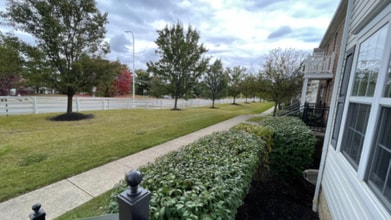 593 Lazelle Rd in Westerville, OH - Building Photo - Building Photo
