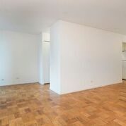 311 E 38th St, Unit 11D in New York, NY - Foto de edificio - Building Photo