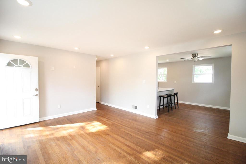 4613 Wilwyn Way in Rockville, MD - Building Photo