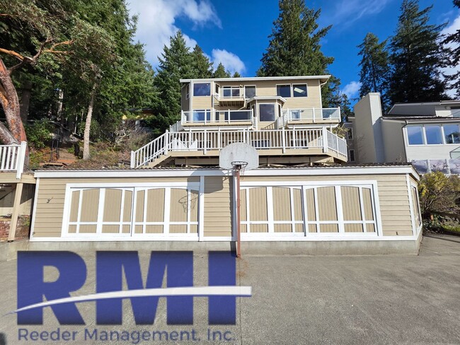 12712 Burnham Dr in Gig Harbor, WA - Building Photo - Building Photo