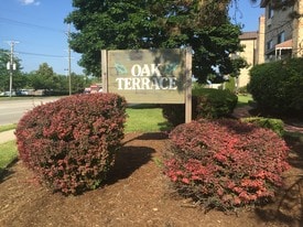 363 Hawthorne Cir, Unit 6