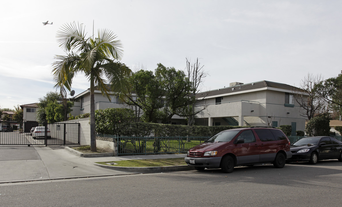 8142 4th St in Buena Park, CA - Building Photo